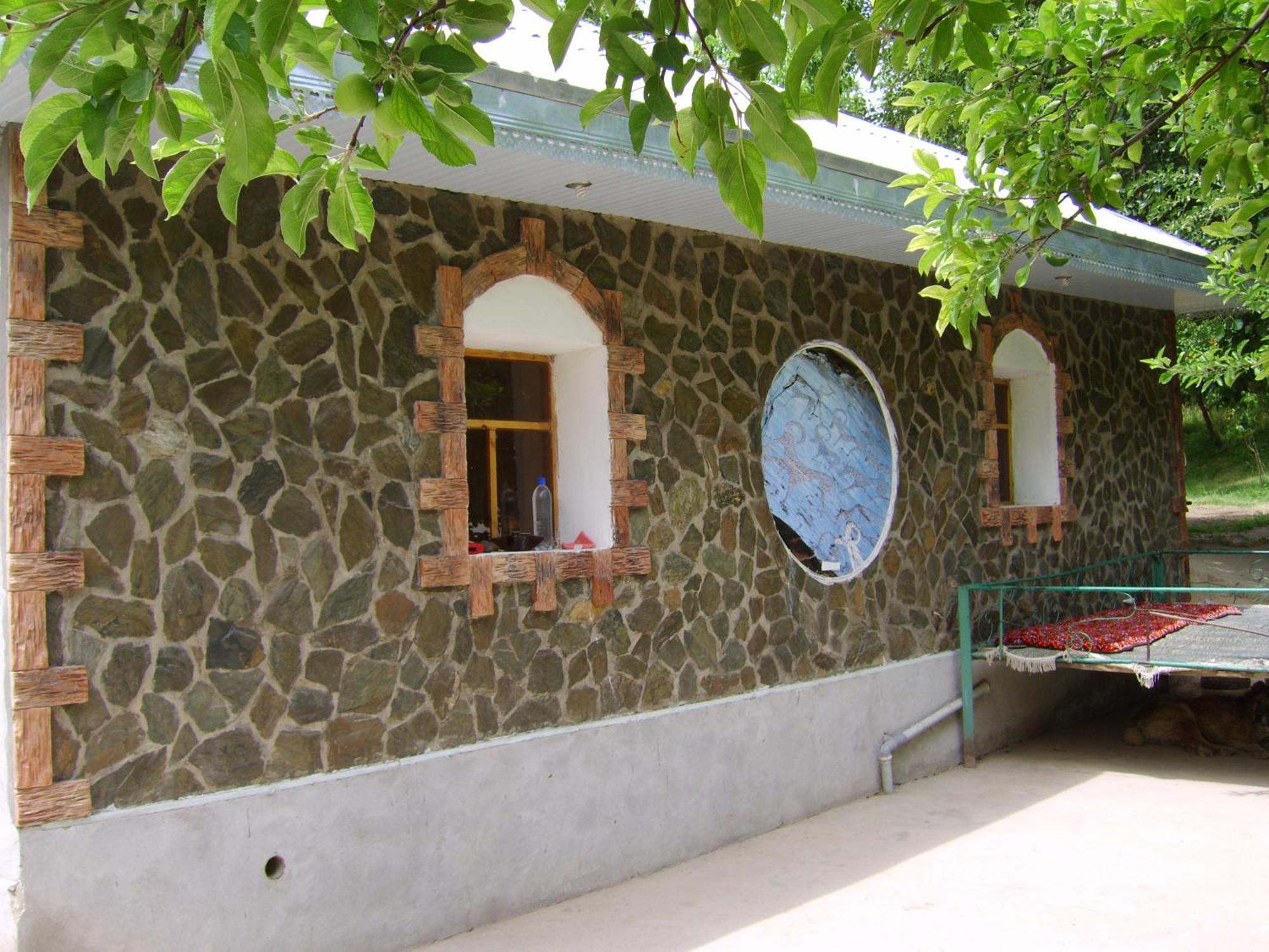 Shiringul Guesthouse In Nuratau Mountain Yukary-Ukhum Buitenkant foto