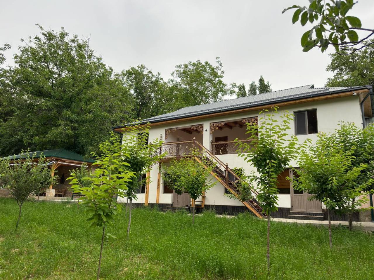 Shiringul Guesthouse In Nuratau Mountain Yukary-Ukhum Buitenkant foto